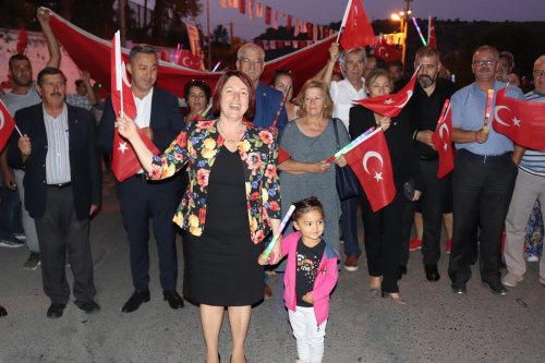 karaburunun-ve-mordoganin-kurtulusunun-97.-yili-coskuyla-kutlandi-(7)....jpg