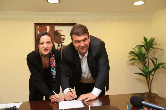 filizceritoglusengel-ve-seferihisar-belediye-baskani.jpeg