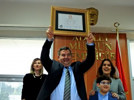 aw670802_01.jpg