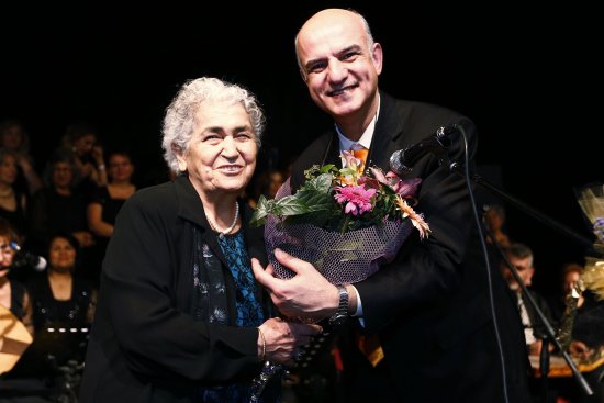 84-yasindaki-fatma-bugucam-takdir-topladi.jpg