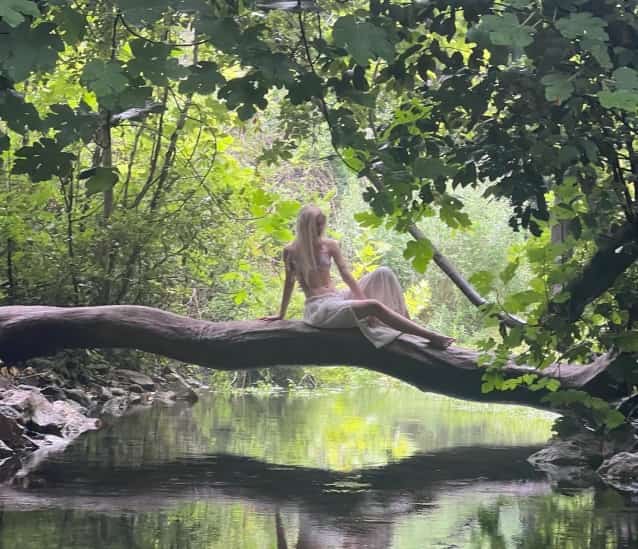 aleyna-tilki-bikinili-hali2-min.jpg