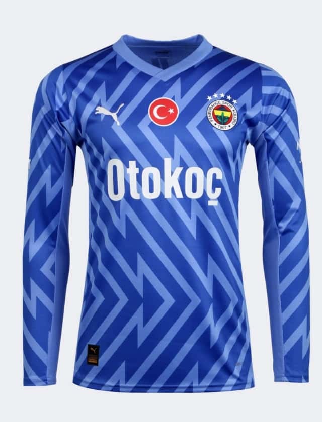 fenerbahcenin-yeni-sezon-kaleci-formalari-kafa-karistirdi1-min.jpg