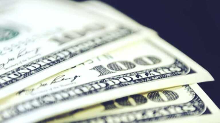 İstanbul Serbest Piyasada Dolar ve Euro Güne Yükselişle Başladı