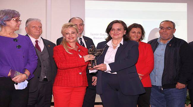 İzmir Basınının Hasan Tahsin Gururu