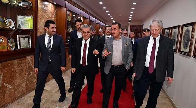 İzmir yine Türkiye’ye örnek oluyor