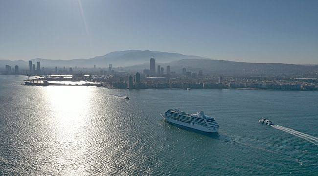 İzmir’de 6 yıl sonra ilk kruvaziyer!