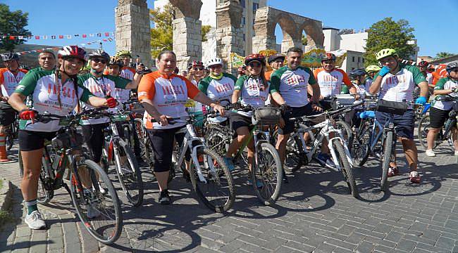 İzmir’in Dünya Miraslarını Bisikletliler Birleştirdi