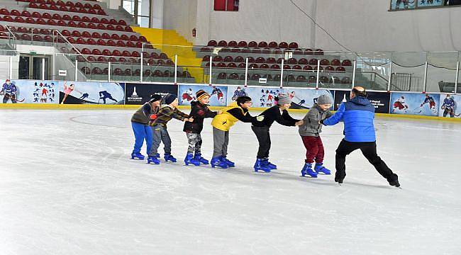 İzmirli çocuklar yaz-kış spor yapacak