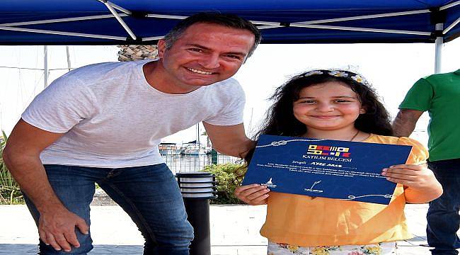 Kadifekaleli çocuklar yüzme sertifikalarını aldı