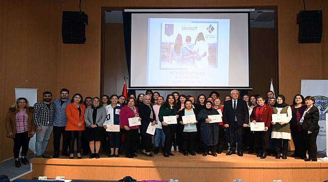 Karabağlar’da 36 kadın “e-ticaret” öğrendi
