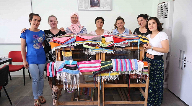 Karşıyaka Belediyesi, engelli öğrencileri de unutmadı