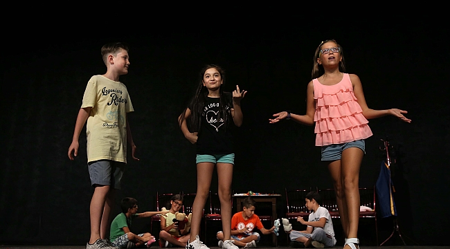 Karşıyaka Belediyesi tiyatroya yeni yetenekler kazandıracak’