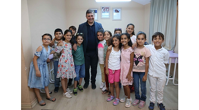 Karşıyaka Belediyesi’nden öğrencilere eğitim bursu
