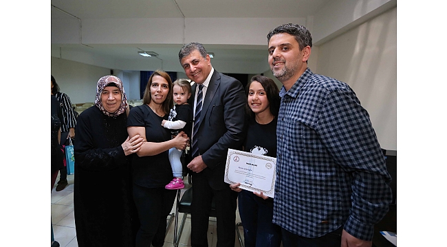 Karşıyaka’da başarılı öğrencilere ödül verildi!