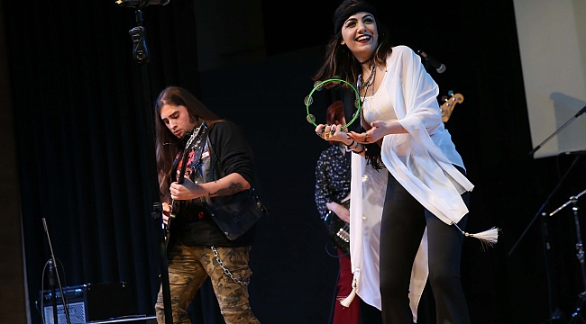 Karşıyaka’da liseli gençlerden muhteşem final
