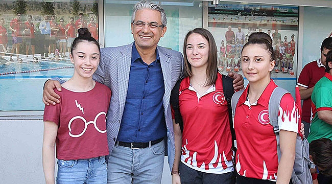 Karşıyaka’nın başarılı sporcularına ödül