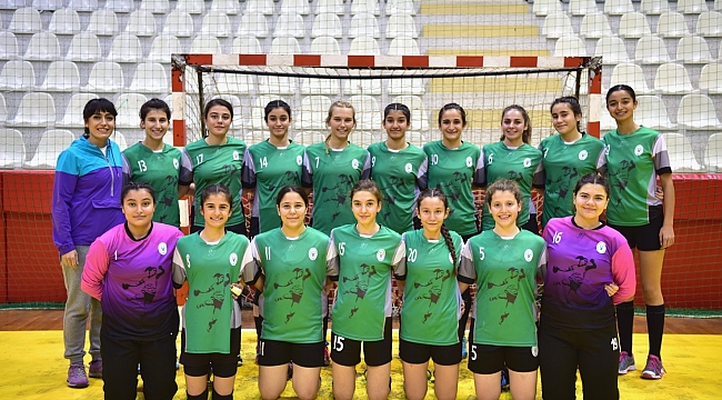Kazanan dostluk, Şampiyon Bornova