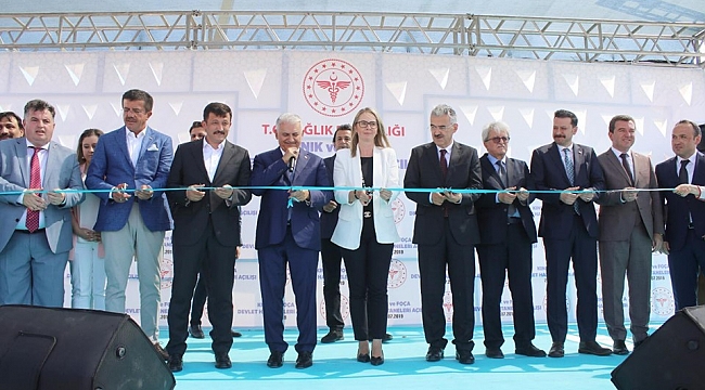 Kınık Devlet Hastanesi’nin açılışına Binali Yıldırım’ın da katıldı