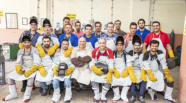 Kurs biter bitmez iş buldular