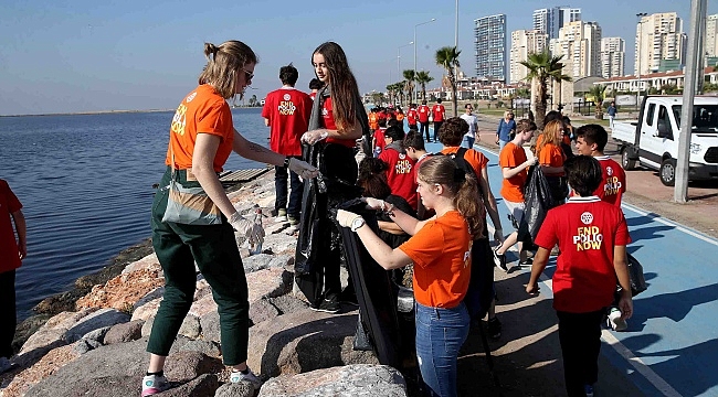 Mavişehir sahili “clean-up” ile temizlendi