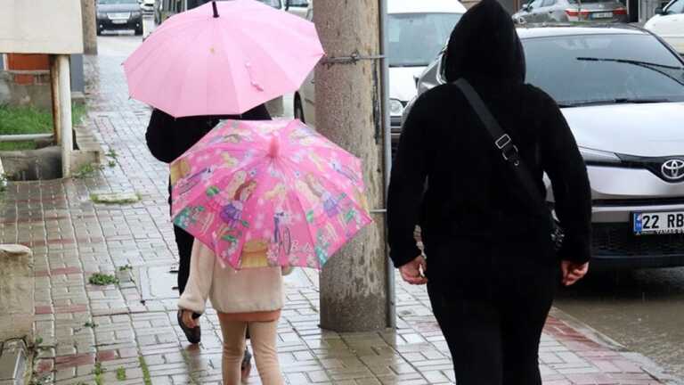 Meteorolojiden İstanbul için önemli uyarı! Yağış geri dönüyor