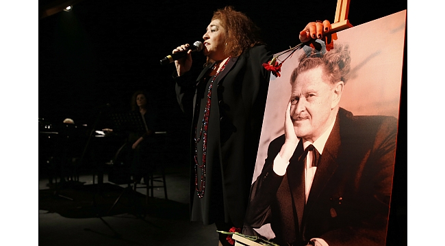 Nazım Hikmet şiir ve şarkılarla anıldı