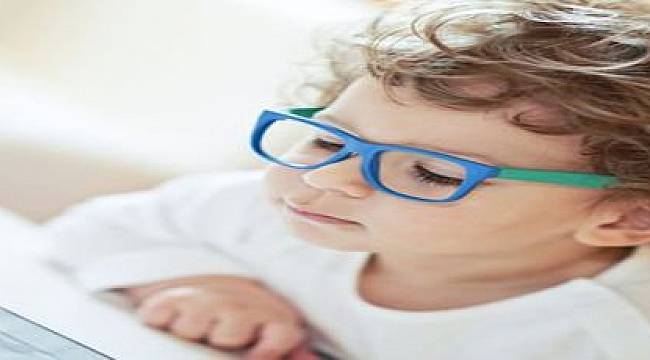 Ortokeratolojide kontakt lensler miyopiyi yavaşlatıyor
