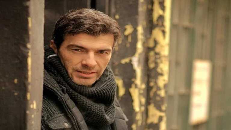 Özgür Özberk, Yaya Şeridine Hızlı Giren Şoför Tarafından Darbedildi!