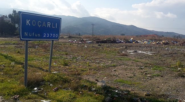 Pankart yarışı sürüyor