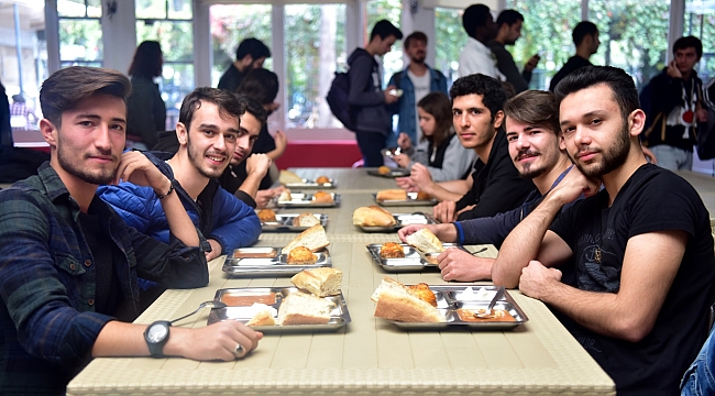 Paranın geçmediği yer Gençlik Merkezi
