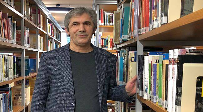 Prof. Dr. Süleyman İrvan: “İyi gazeteciyi kötü gazeteciden ayıran etik ilkelere uymasıdır”