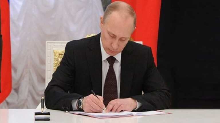 Putin Rusya’da Sözleşmeli Askerlik Yasasını İmzaladı