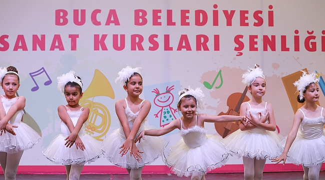 Sanat Kursları Şenliği’nde kursiyerlerden muhteşem performans!