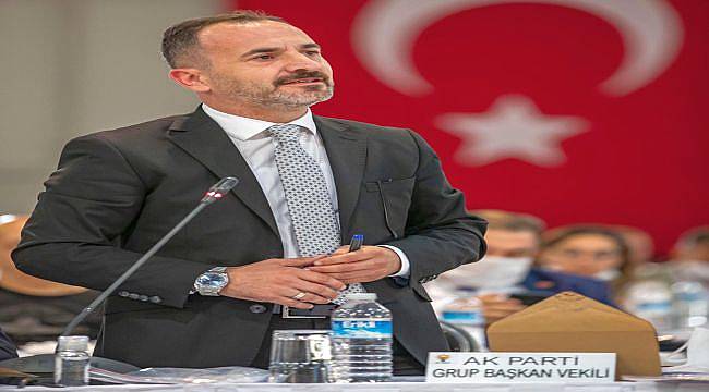 “Soyer, İzmirlilere Çatısı Akan Barakada Hizmet Veriyor”