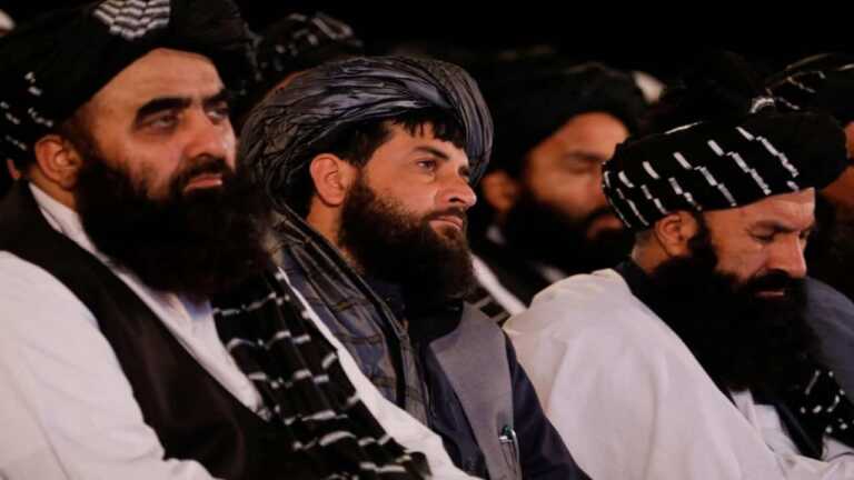 Taliban Afganistan’da Kadın Kuaförleri ve Güzellik Salonlarını Yasakladı