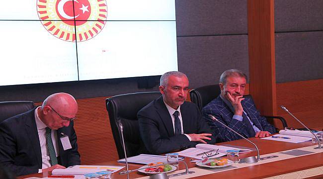 “TDİ Yönetiminde neden modacı var?”