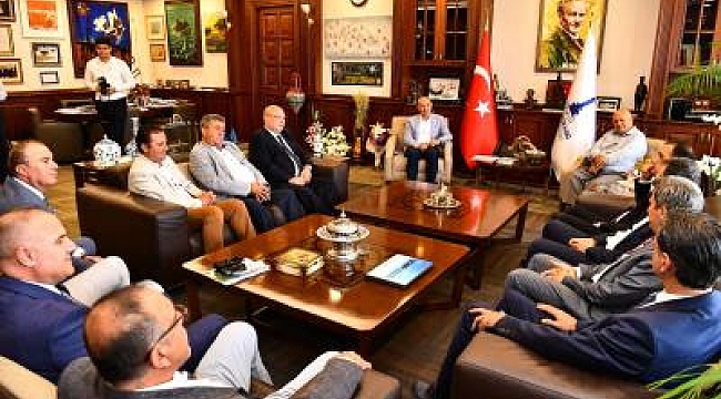 Ticaret odası başkanlarından Başkan Soyer’e destek ziyareti