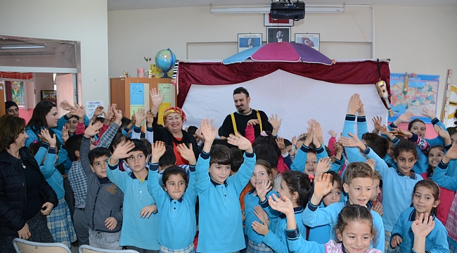 Torbalı Belediyesi’nden köy çocuklarına tiyatro