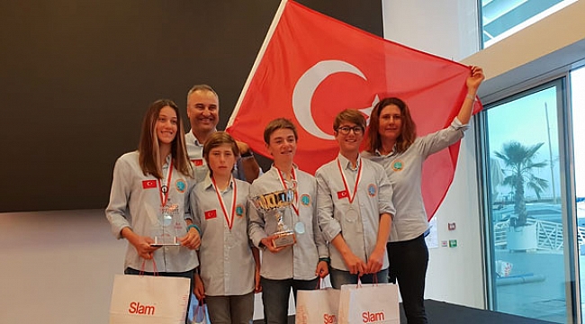 Türk Bayrağı Urla’dan dalgalandı