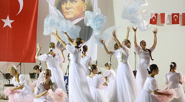 Uluslararası Halk Dansları Festivali, Güzelbahçe’de başladı!