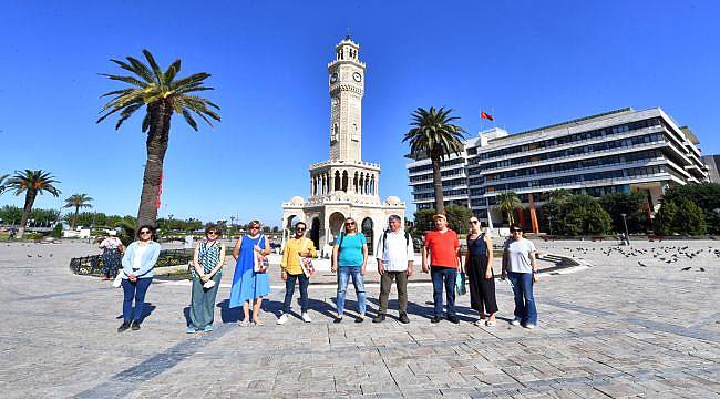 Uluslararası Kültür Zirvesi’nin konukları İzmir’i adımladı