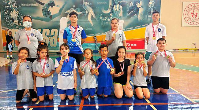 Yunusemreli Badmintonculardan 21 Madalya