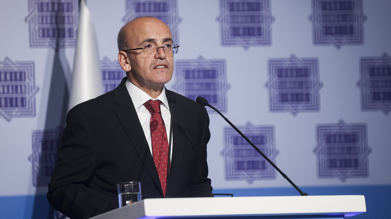 Bakan Şimşek: Para Politikası Bir Süre Sıkı Kalacak!