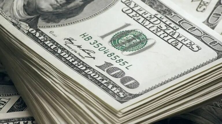 Dolar ve Euro Kurlarında Dalgalı Seyir Sürüyor