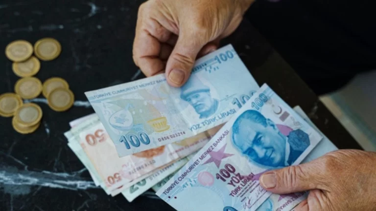 Milyonlarca Emekliye O Bankadan Dev Jest! Hesaplara 27 Bin TL Yatırmaya Başladı
