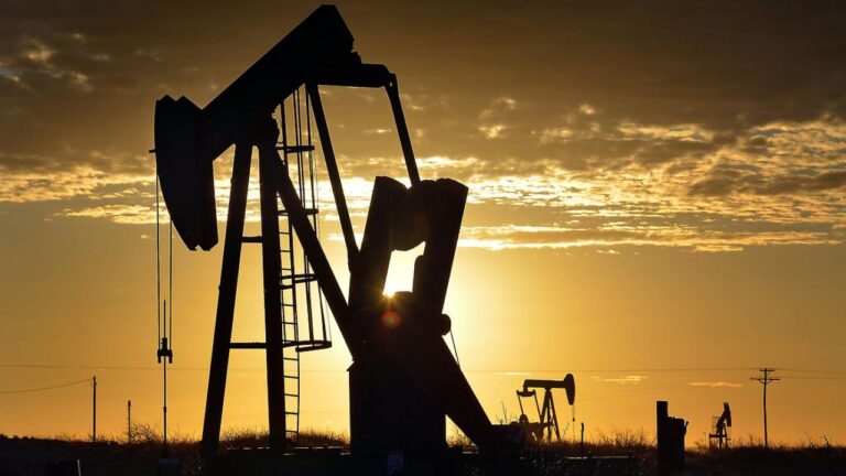 Petrol Fiyatlarındaki Yükselişte Sıkı Arz-Talep Dengesi Etkili