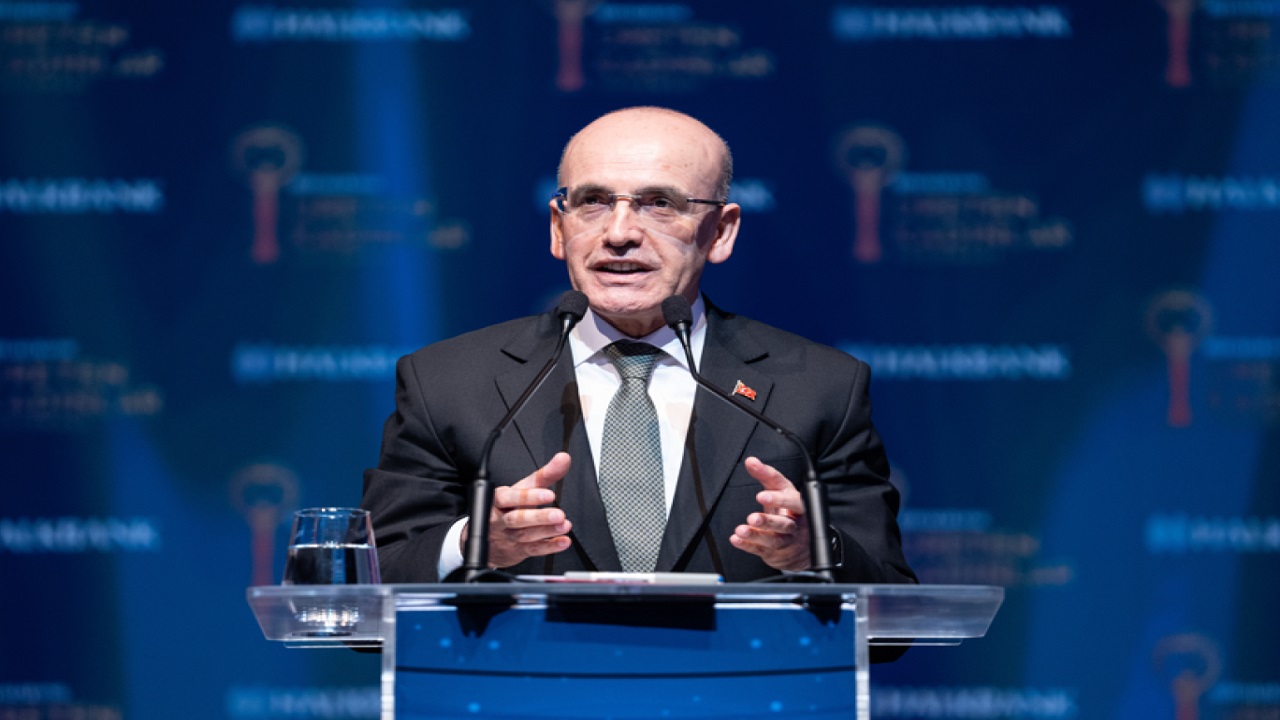 Bakan Şimşek: Borsa Oyun Alanı Değil, Okullarda Finansal Okuryazarlık Dersi Olacak