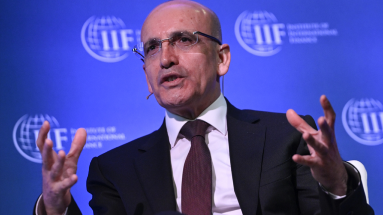 Bakan Şimşek: Borsa Oyun Alanı Değil, Okullarda Finansal Okuryazarlık Dersi Olacak