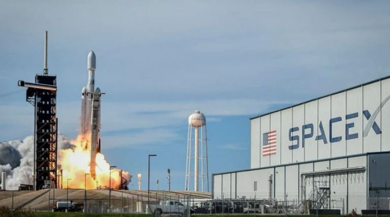 SpaceX hisseleri ilk işlem gününde yükseldi